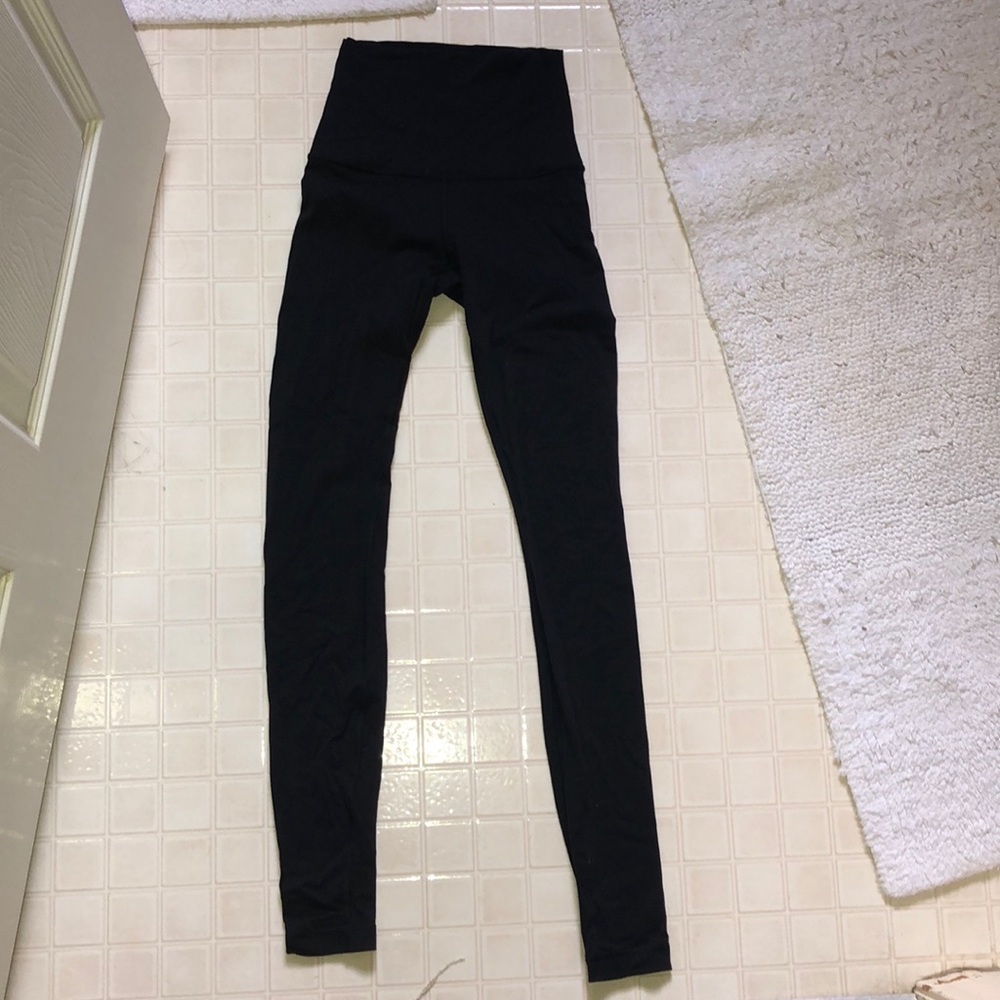 Black Super high-rise lululemon leggings